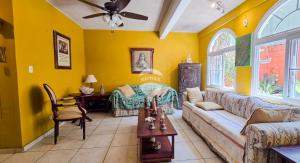 CASA DE DOS NIVELES, RESIDENCIAL MONTECIELO